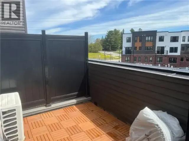 2 Bedroom Townhouse Kitchener ON 102243157