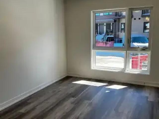 2 Bedroom Townhouse Kitchener ON 103574526