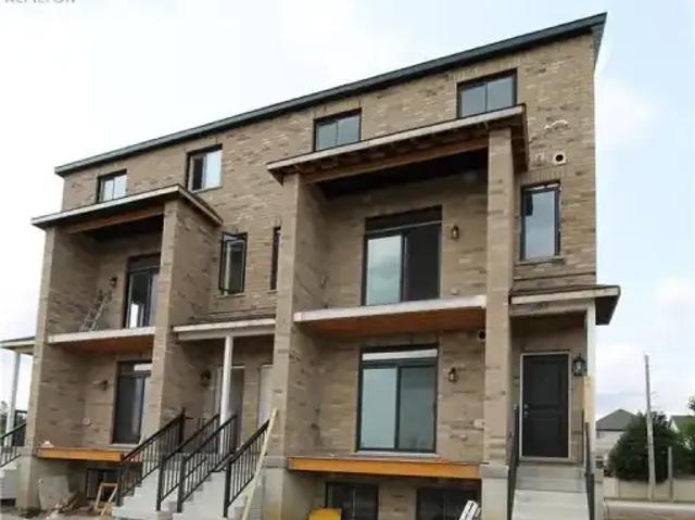 2 Bedroom Townhouse Kitchener ON 104876907