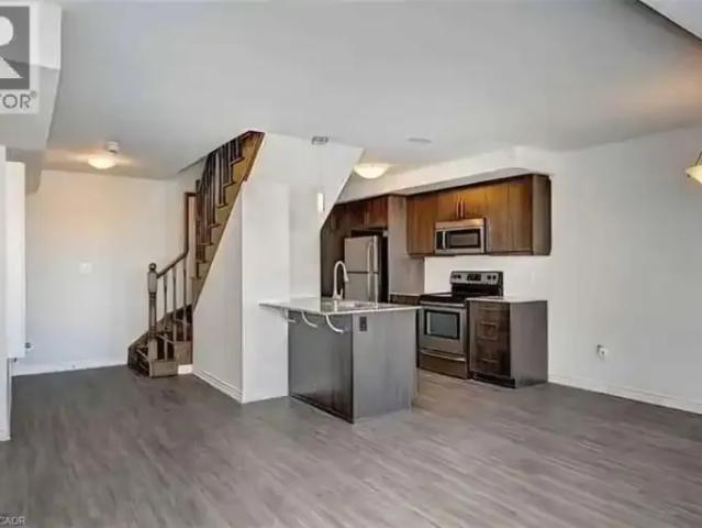 2 Bedroom Townhouse Kitchener ON 105072127