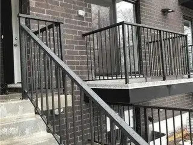 2 Bedroom Townhouse Kitchener ON LS102052579