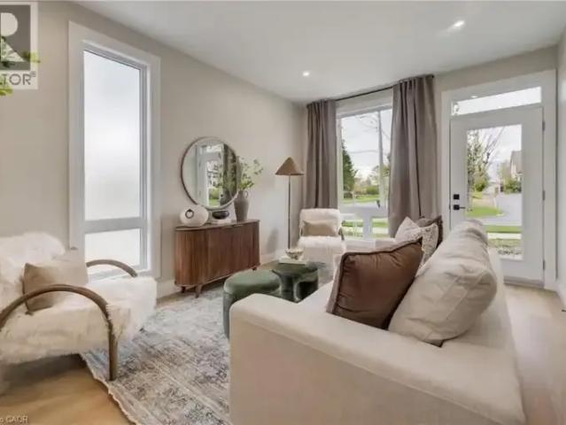 2 Bedroom Townhouse Kitchener ON LS102578817