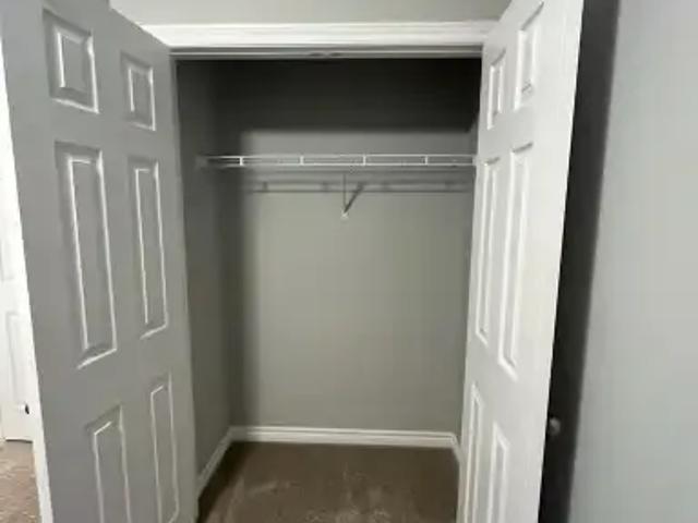 2 Bedroom Townhouse Kitchener ON LS102794924