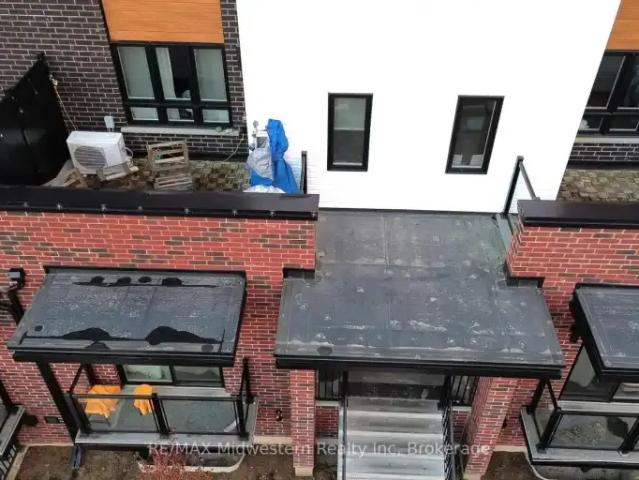 2 Bedroom Townhouse Kitchener ON LS102847390