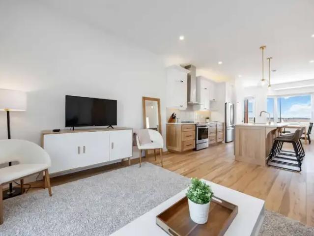 2 Bedroom Townhouse Lambton Shores ON 102846614
