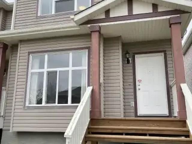 2 Bedroom Townhouse Langdon AB 102794860