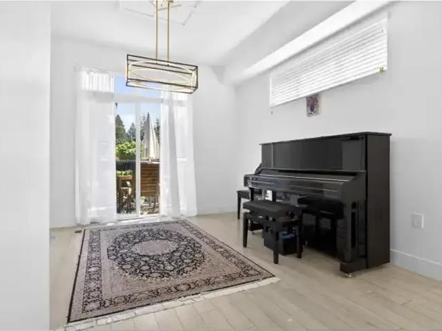 2 Bedroom Townhouse Langley BC LS102847406