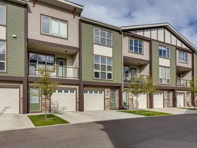 2 Bedroom Townhouse Red Deer AB 104506727