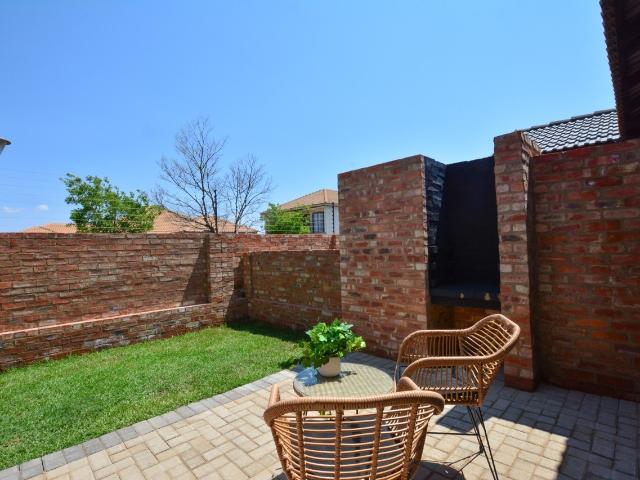 2 Bedroom Townhouse Rented in Van Der Hoff Park