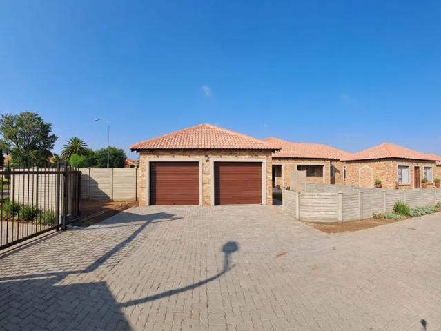 2 Bedroom Townhouse Rented in Riversdale