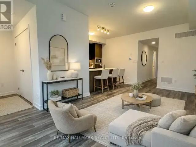 2 Bedroom Townhouse Richmond Hill ON 104888801