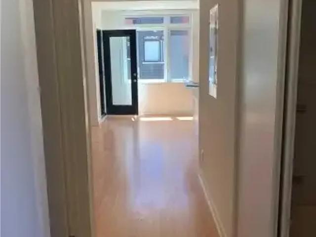 2 Bedroom Townhouse Richmond Hill ON 105072087