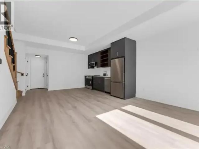 2 Bedroom Townhouse St. Catharines ON 104257477