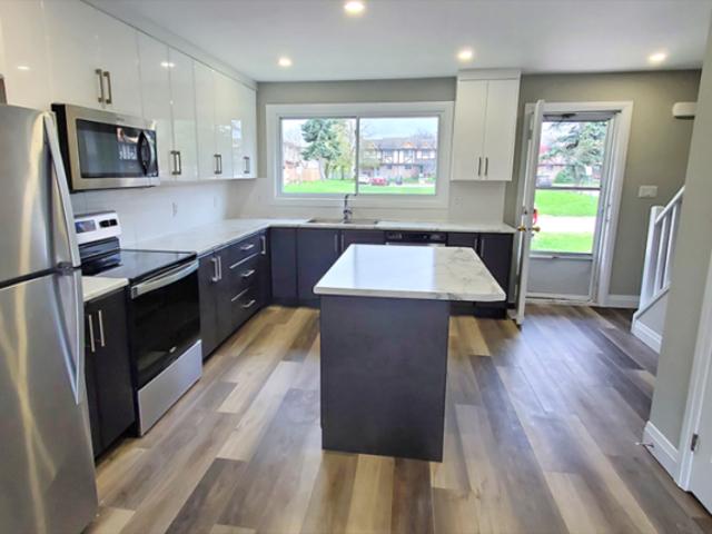 2 Bedroom Townhouse St. Catharines ON 92193908