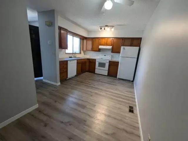 2 Bedroom Townhouse Strathmore AB 104401660