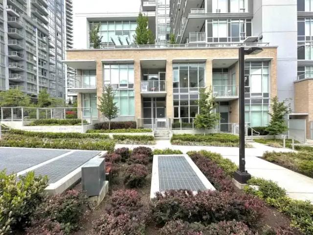 2 Bedroom Townhouse Surrey BC 103695293