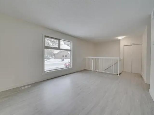 2 Bedroom Townhouse Saskatoon SK 103321890