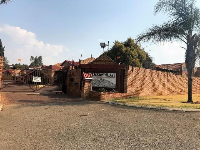 2 Bedroom townhouse sectional to rent in Bergbron, Roodepoort