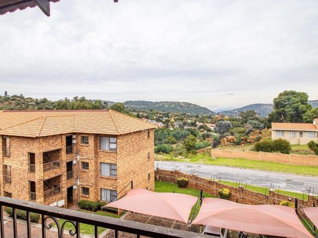 2 Bedroom townhouse sectional to rent in Winchester Hills, Johannesburg