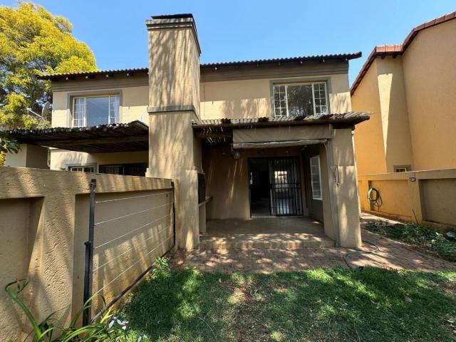 2 Bedroom townhouse sectional for sale in Willow Park Manor, Pretoria