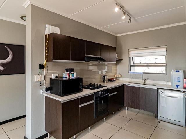 2 Bedroom townhouse sectional for sale in Beverley, Sandton