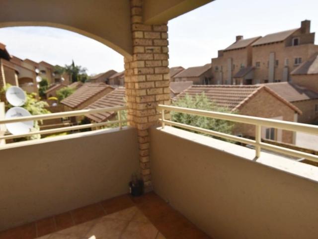 2 Bedroom townhouse sectional for sale in Boardwalk Villas, Pretoria