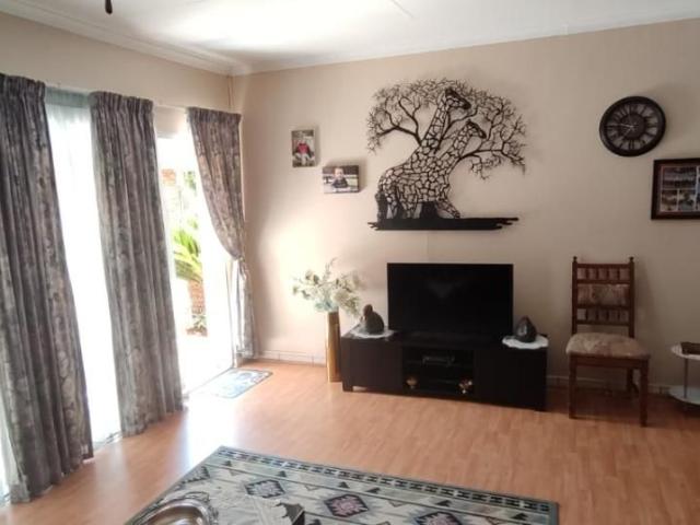 2 Bedroom townhouse sectional for sale in Doringkruin, Klerksdorp