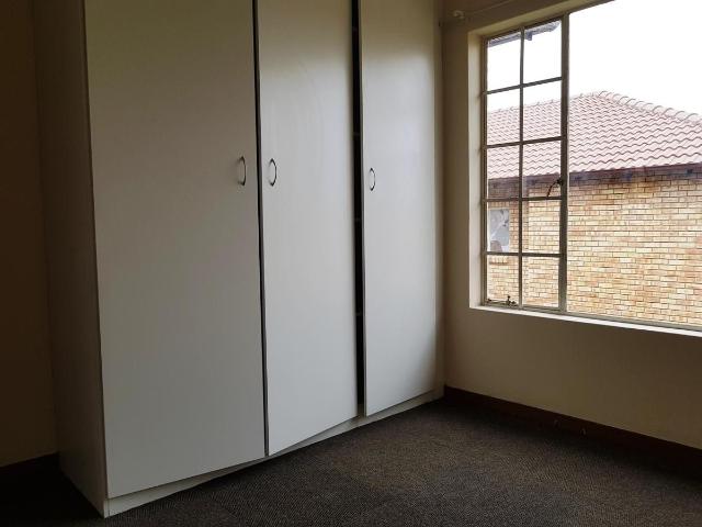 2 Bedroom townhouse sectional for sale in Elandspark, Johannesburg