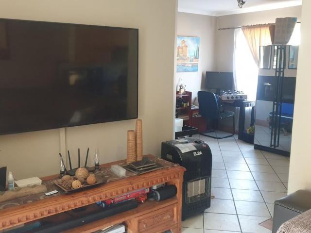 2 Bedroom townhouse sectional for sale in Equestria, Pretoria