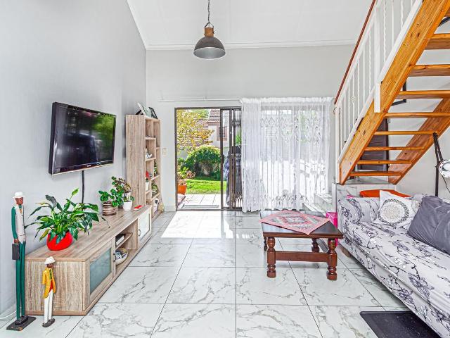 2 Bedroom townhouse sectional for sale in Broadacres, Sandton