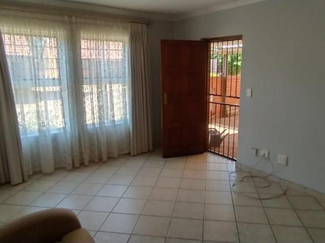 2 Bedroom townhouse sectional for sale in Montana Tuine, Pretoria