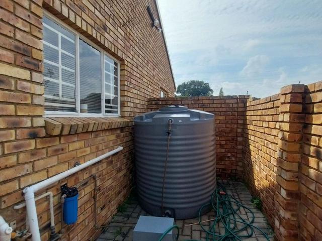 2 Bedroom townhouse sectional for sale in Pierre Van Ryneveld, Centurion