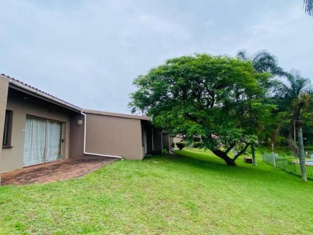 2 Bedroom townhouse sectional for sale in Port Edward