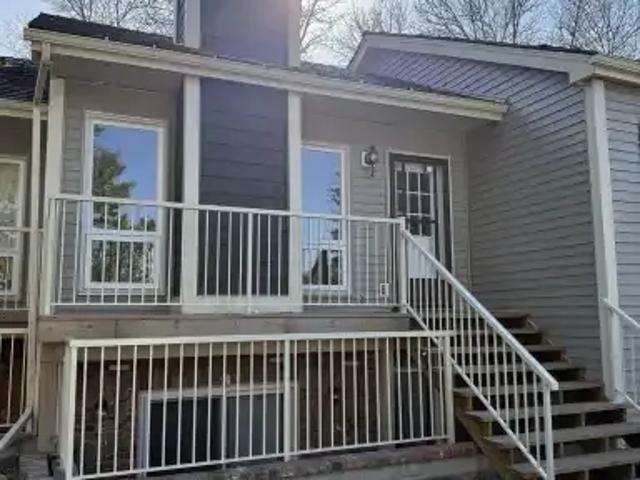 2 Bedroom Townhouse Sherwood Park AB LS102658524