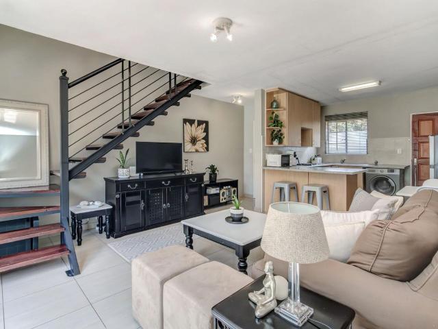 2 Bedroom Townhouse Sold in Honeydew Ridge