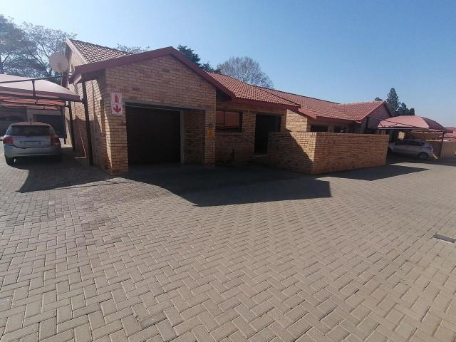 2 Bedroom Townhouse To Let in Three Rivers East
