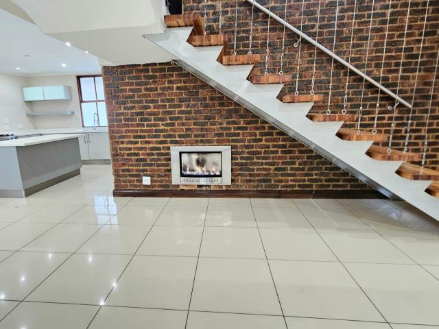 2 Bedroom Townhouse To Let in Dainfern