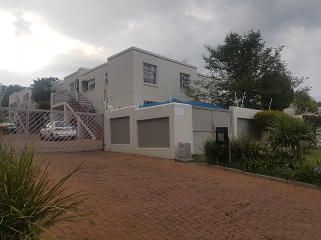 2 Bedroom Townhouse To Let in Glenvista
