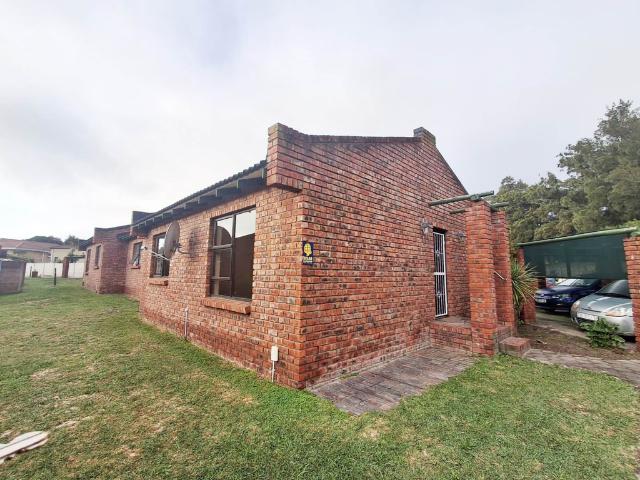 2 Bedroom Townhouse To Let in Kamma Park