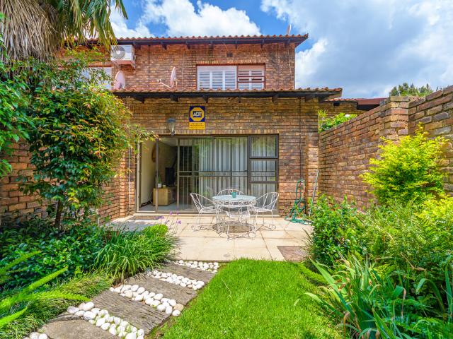 2 Bedroom Townhouse To Let in Morningside