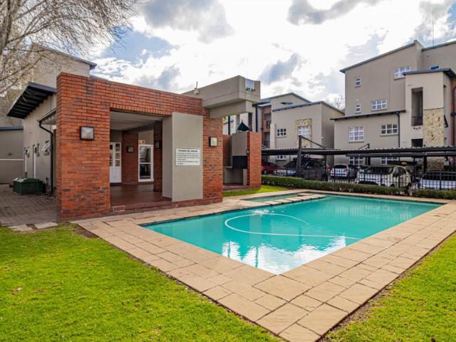 2 Bedroom Townhouse To Let in Pineslopes | Waterfall Properties