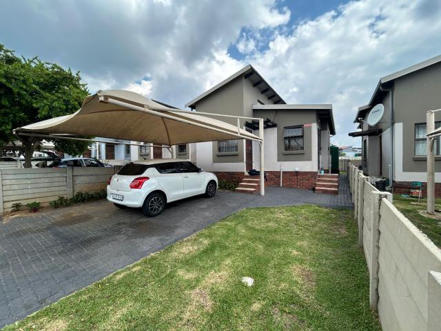 2 Bedroom Townhouse To Let in Sagewood