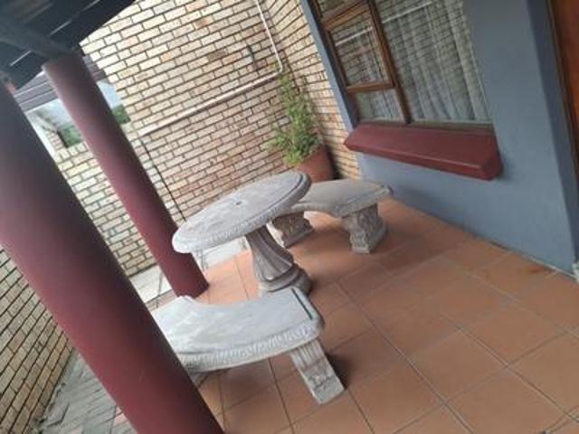 2 bedroom townhouse to let sw5 propper