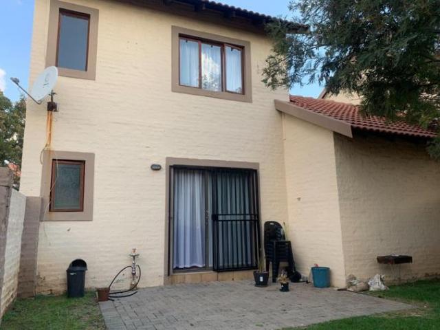 2 Bedroom Townhouse to Rent in Carlswald