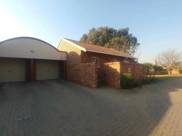 2 Bedroom Townhouse to Rent in Amberfield