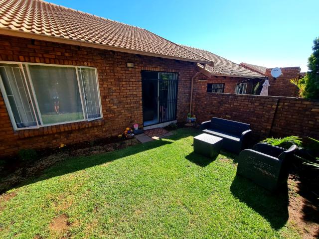 2 Bedroom Townhouse To Rent in Amberfield
