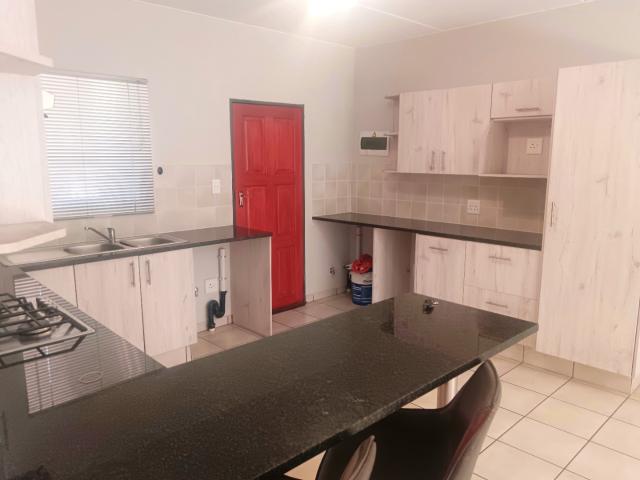 2 Bedroom Townhouse To Rent in Albemarle