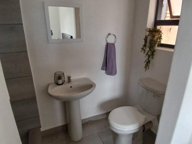 2 Bedroom Townhouse To Rent in Albertsdal