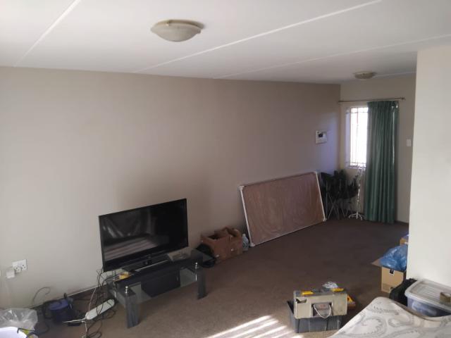 2 Bedroom Townhouse To Rent in Allen's Nek