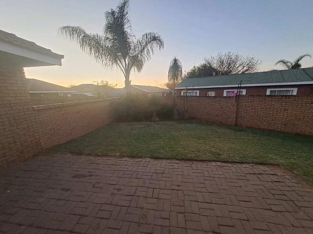 2 Bedroom Townhouse to Rent in Bendor